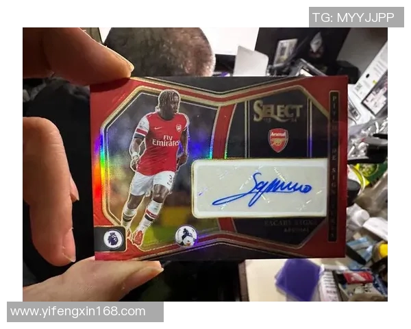 足球明星挑战英超拆卡游戏揭示球员背后的趣事与秘密